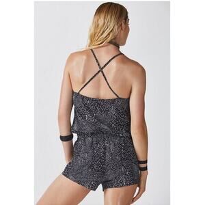 Fabletics Black & White Strappy "Joel" Romper Sz L
NWT - casual - summer -